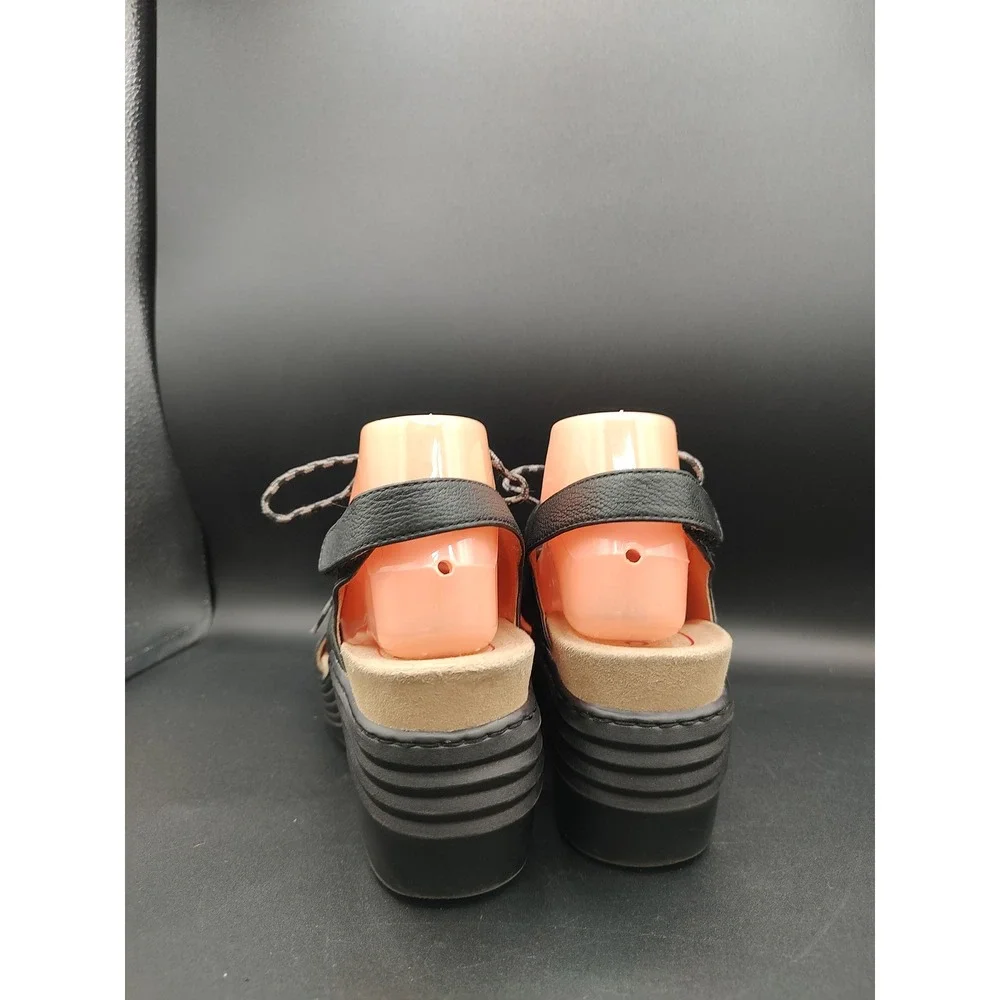 Bionica leather wedge
